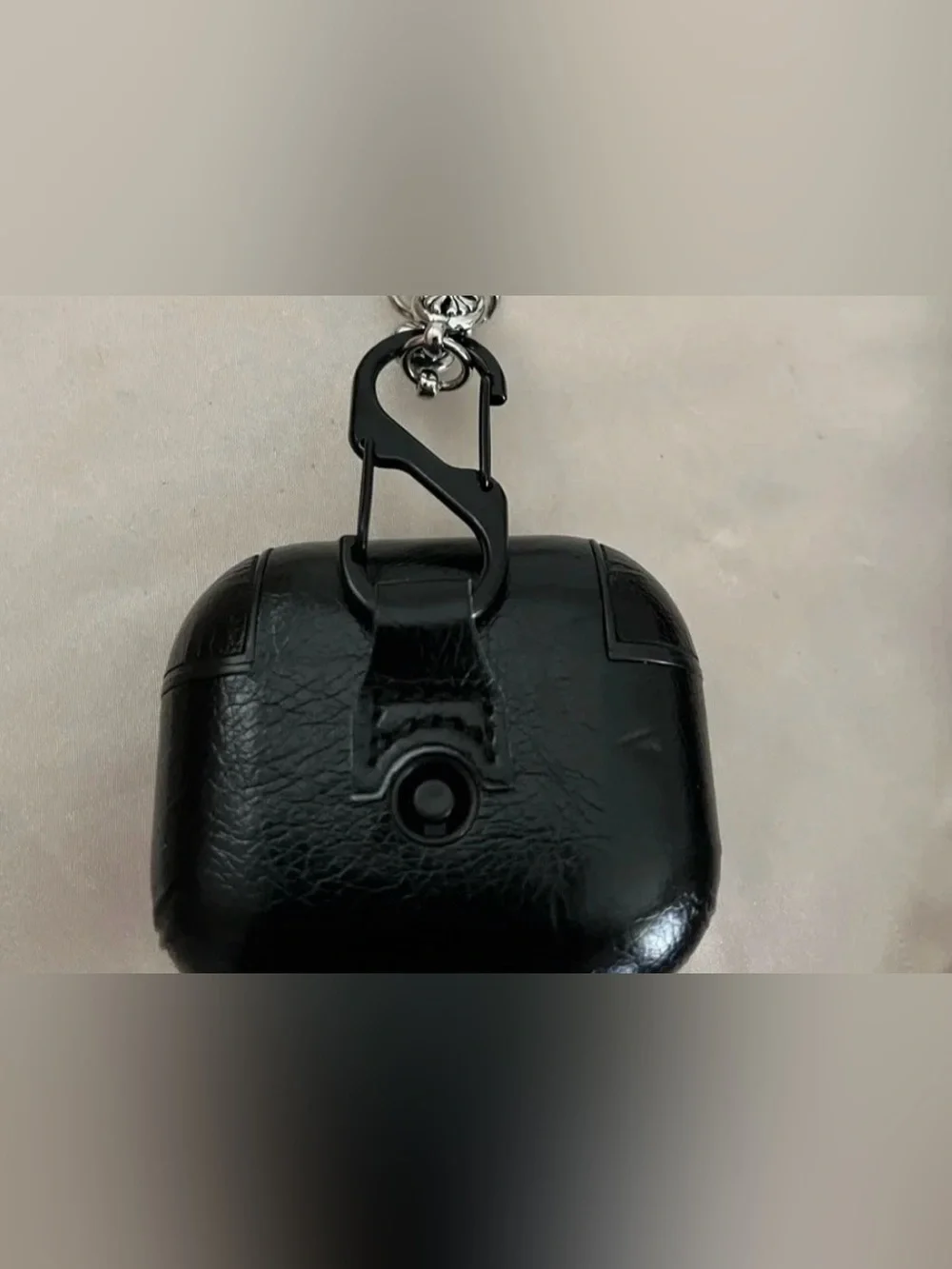AirPods PRO 3 (2025) tumbled leather case in the style of Chrome Hearts